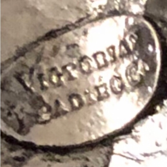 Vintage 1990’s Crystal Rhinestone Flower Pot Brooch By Victorian Trading Co - Picture 11 of 16